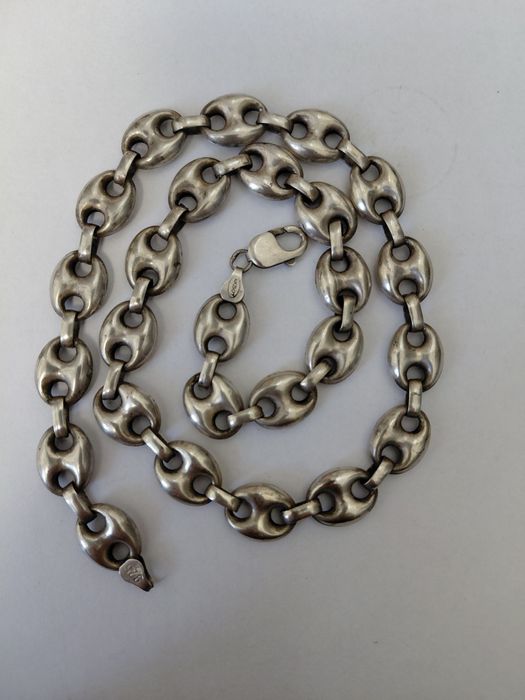 Vând lanț din argint
