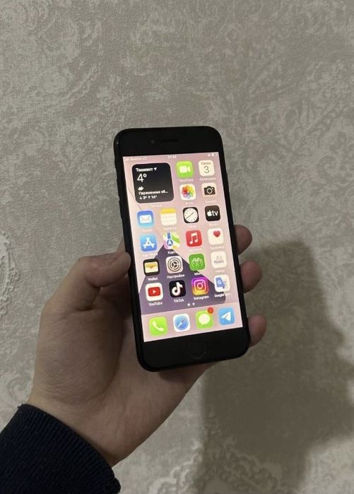 Срочно продается телефон iPhone 7 память 128