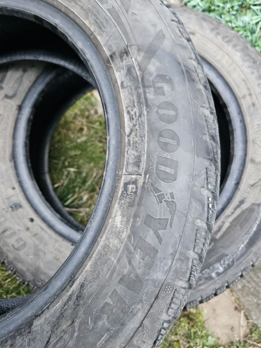 Зимни гуми 185/65 R15 Goodyear Ultragrip 3