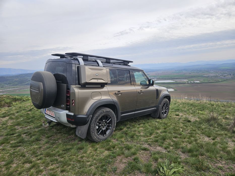 42500  Euro  . Land rover defender 110  2.0
