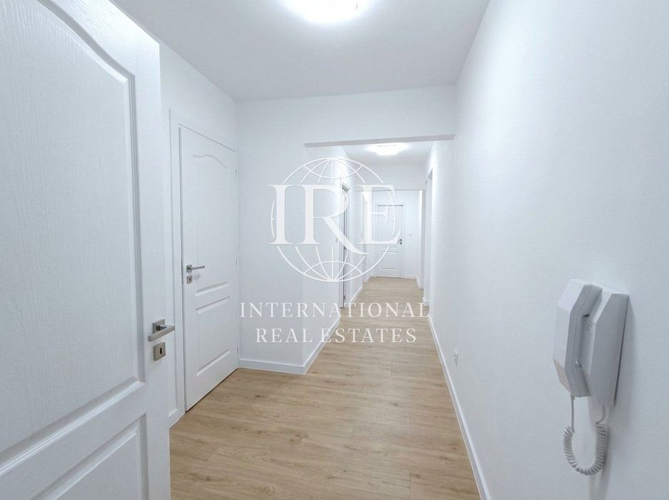 Продава се Четиристаен апартамент в Варна, Левски - 138 кв.м за 980 €/кв.м - Снимка #6