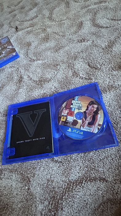 Vand ps 4 cu 6 jocuri