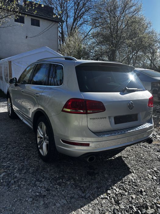 Dezmembrez Volkswagen Vw Touareg 7P 2012 R-line 3.0 CRC 245 cp piele fata completa carlig 251401km