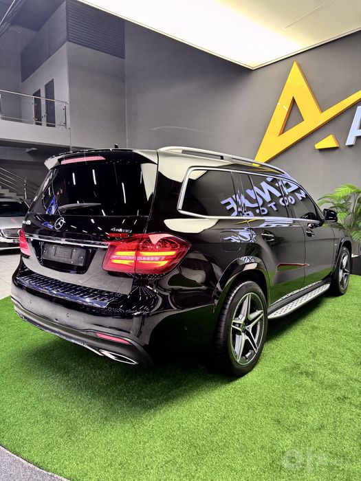 Mercedes Benz GLS400