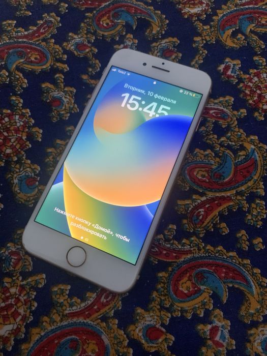 Продам Айфон 8 100%