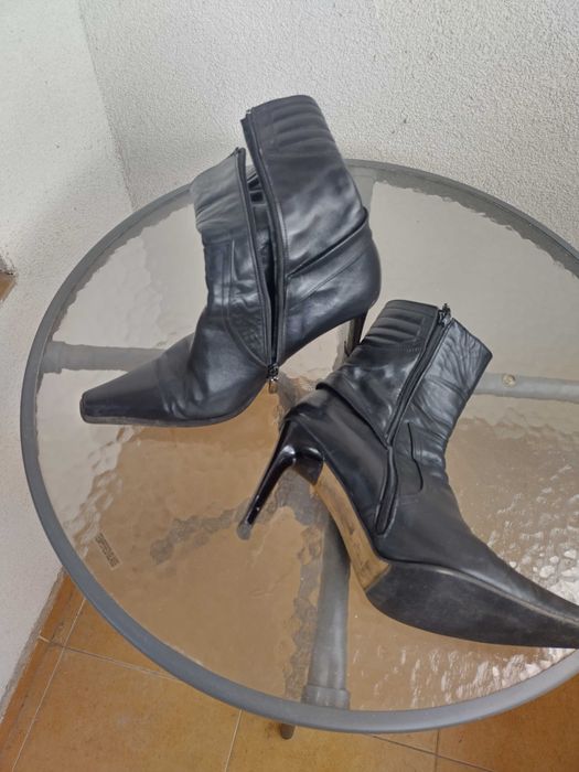 Боти от естествена кожа VERSIS на символична цена