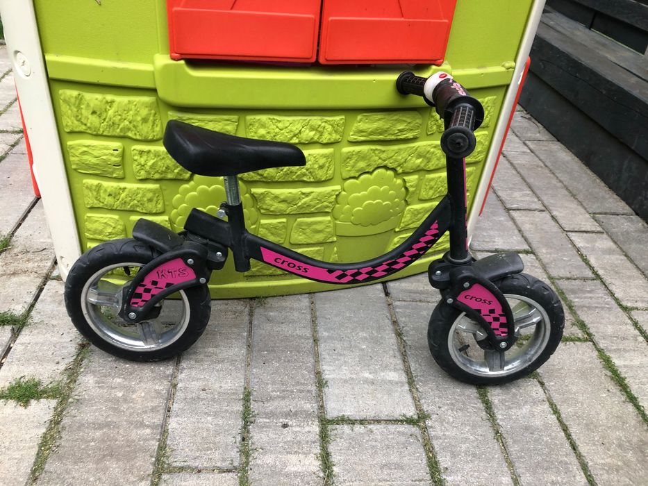 Bicicleta echilibru cu suspensii