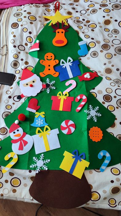 Комплект коледна елха и орнаменти от филц