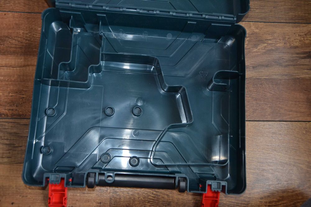 Нови куфари Bosch