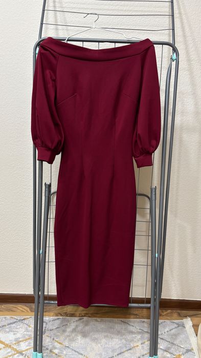 Женское, красное платье