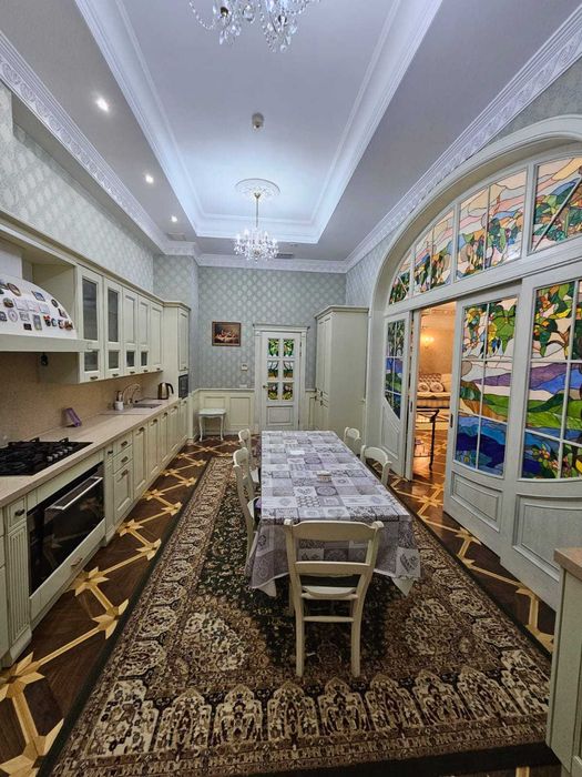 Продам 6-ти ком. ЖК "Арман Вилла"