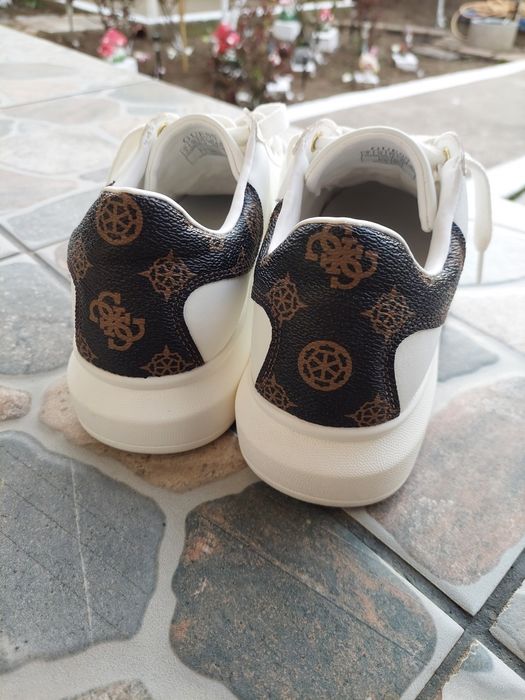 Adidași Guess  originali – mărimea 39 – stare bună