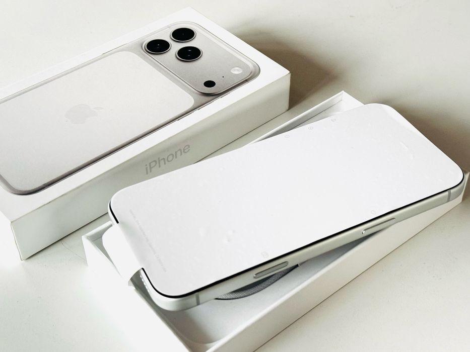 Iphone 17 Pro Max 256GB White Гаранция 1 година