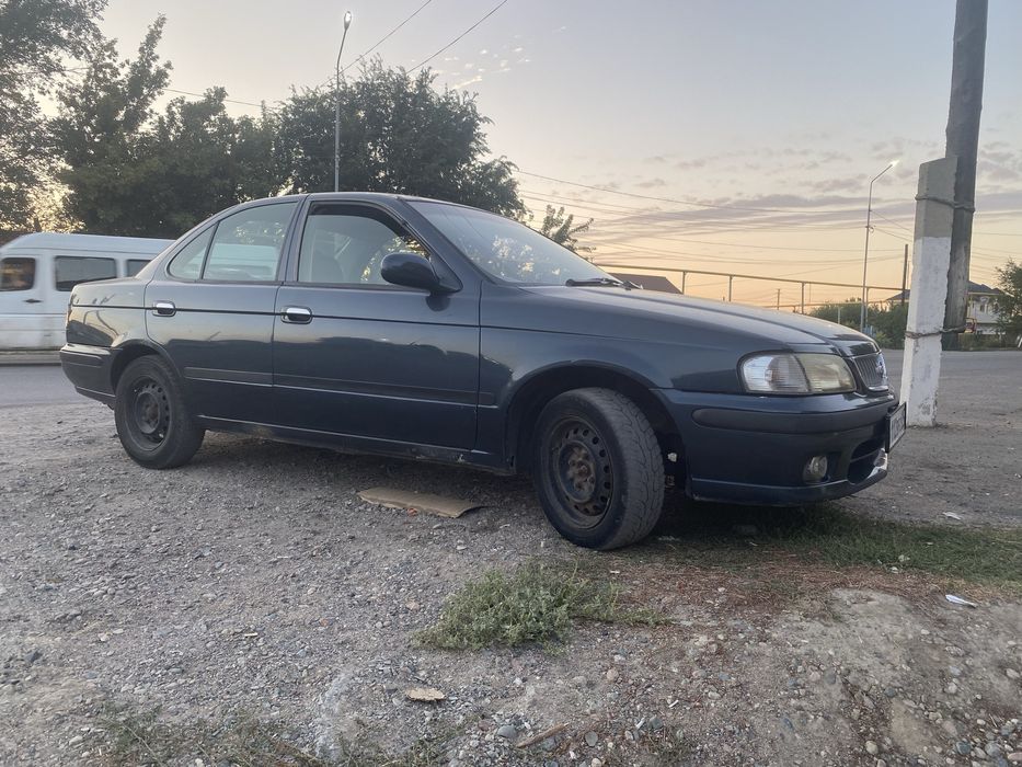 Nissan sunny 2000 год