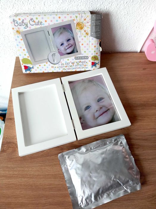 Rama foto cu amprenta mulaj manuta sau piciorus 2D bebelusi