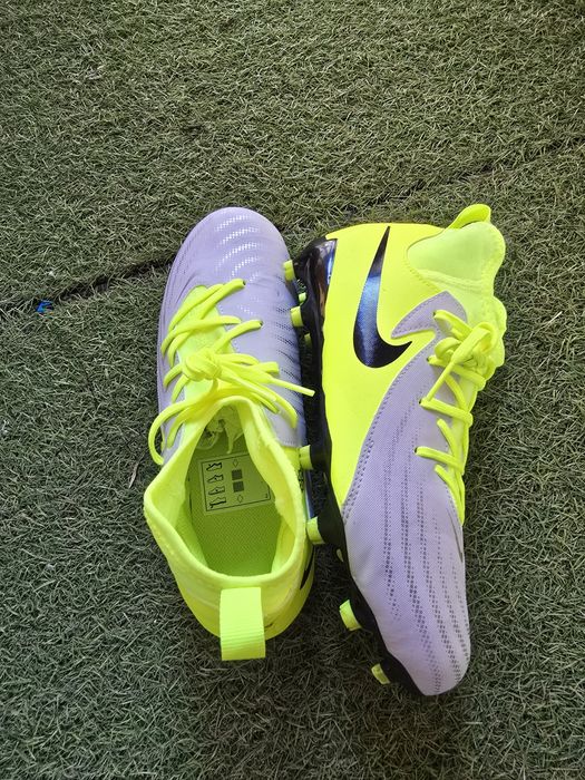 Футболни бутонки Nike JR PHANTOM LUNA II ACAD FG/MG - 36 1/2 номер