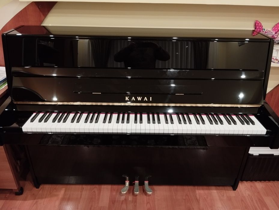 Pianina acustica Kawai K15 E ca nouă