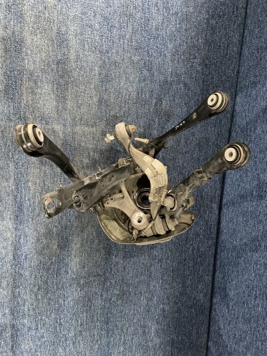 BMW Seria 5 G30 G31 XDrive Fuzeta brat brate amortizor planetara spate