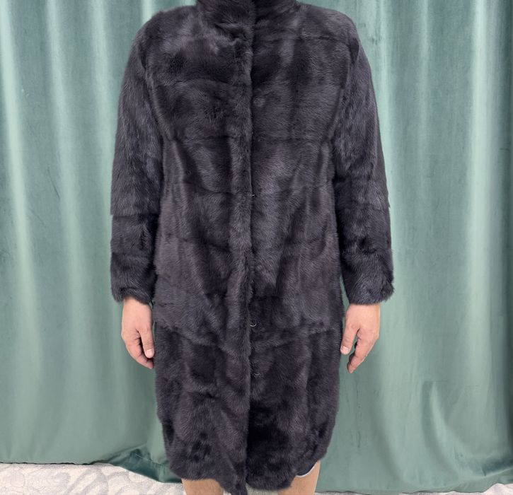 Шуба в идеальном состоянии.