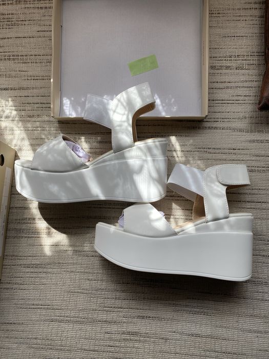 Дамски сандали на платформа