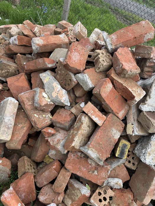 Керемиди и тухли здрави 15 цента керемида 5 цента тухла