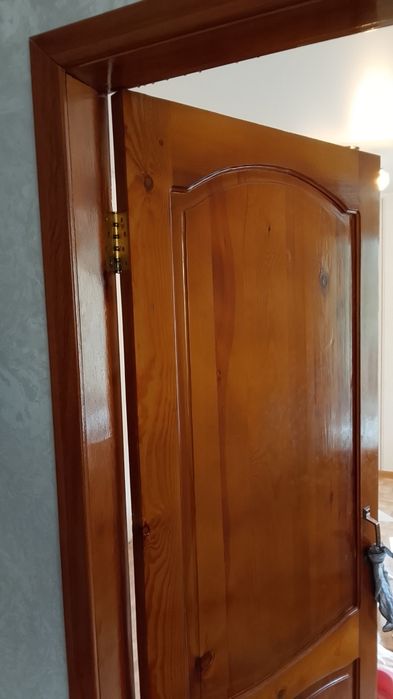 Дверь деревянная