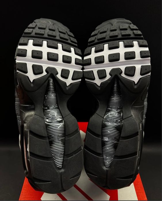 Nike Air Max 95 Essential Black Smoke Grey - 40,41,46