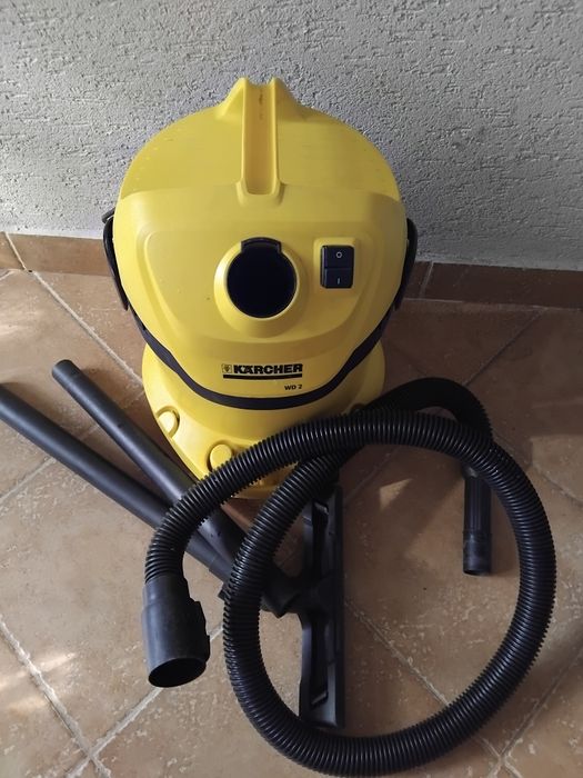 Vând aspirator karcher în stare foarte bună
