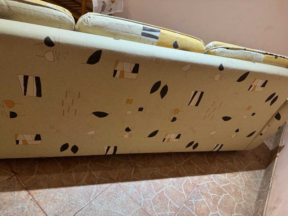 Диван тройка 200см и две табуретки