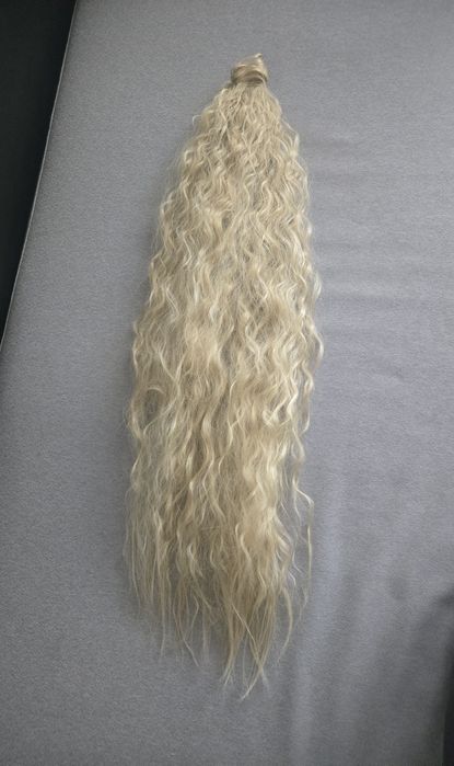 Чисто нова руса опашка на вълни