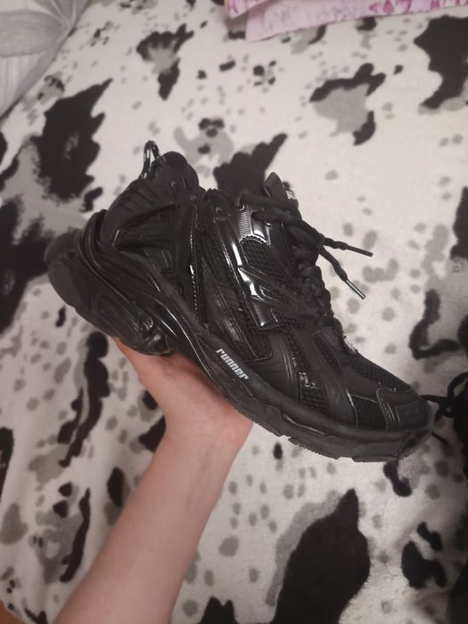 Vând Balenciaga Runner