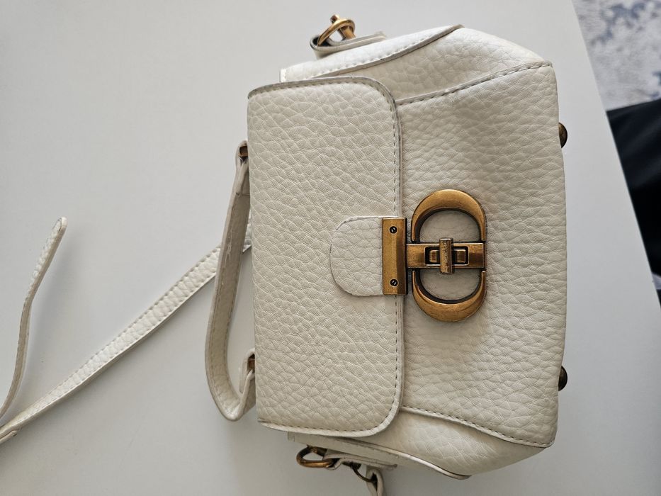 Бежевая-сумка...