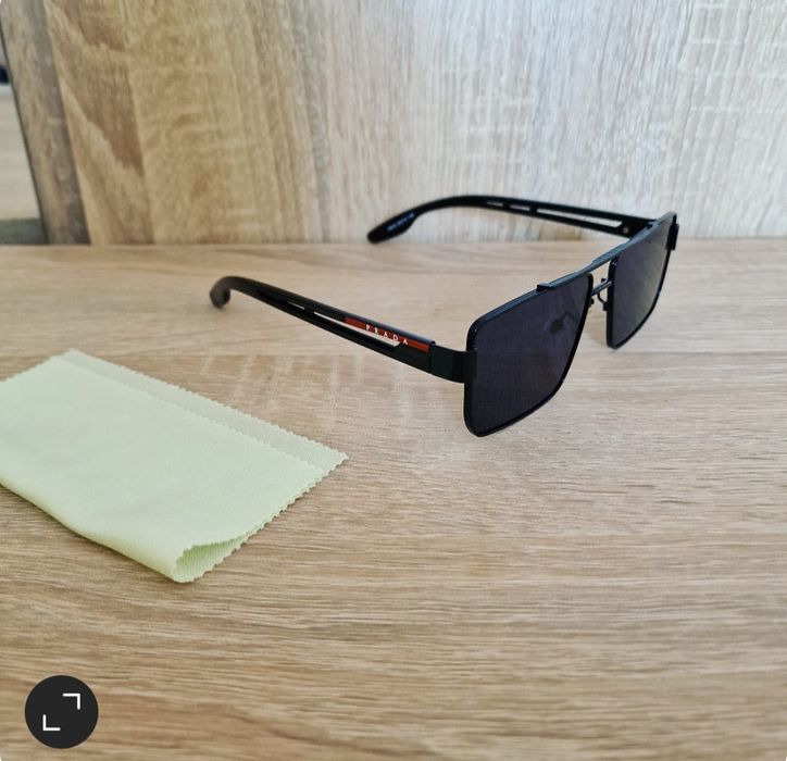 Ochelari de soare Prada