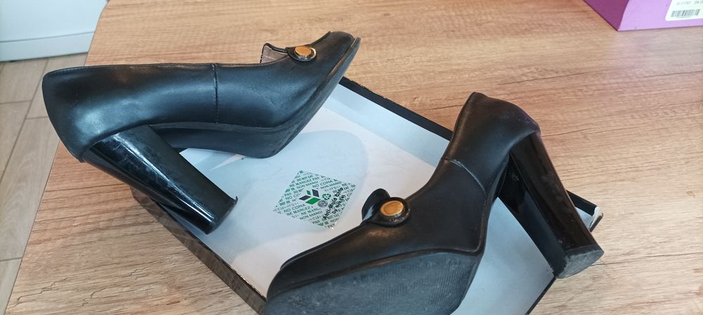 Дамски обувки черни 37