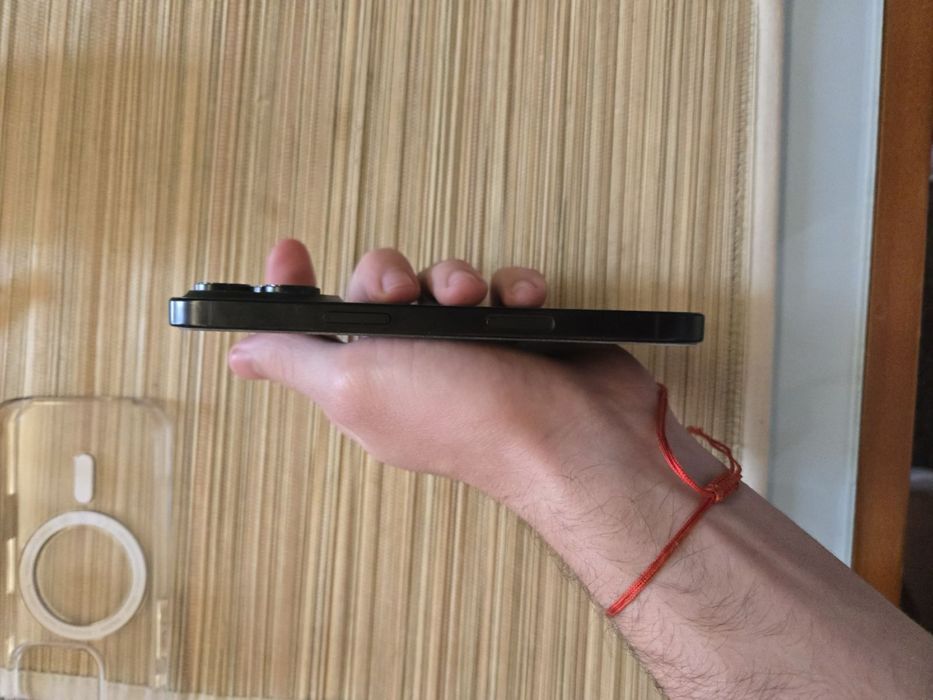 Продавам iphone 16 Pro 128 GB с Гаранция