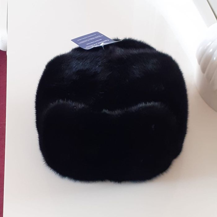 продаю новую шапку-обманку