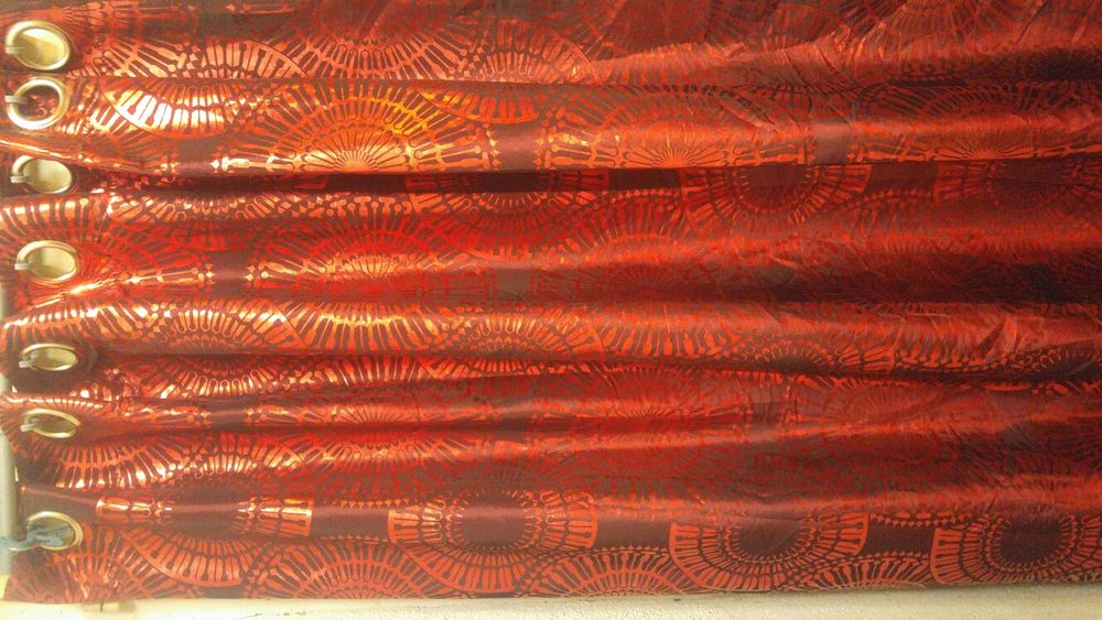 Аристократични пердета в разкошни цветове с метални отблясъци