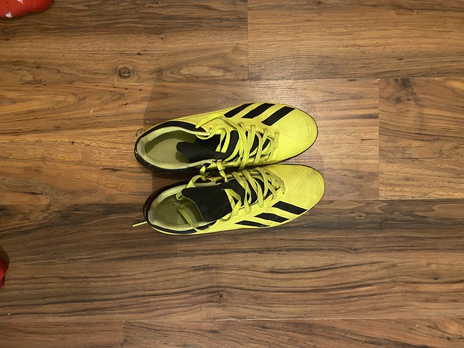 Adidas футболни обувки 42 – отлични, почти нови