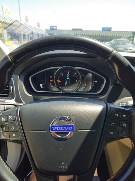 Volvo v40 2014г.