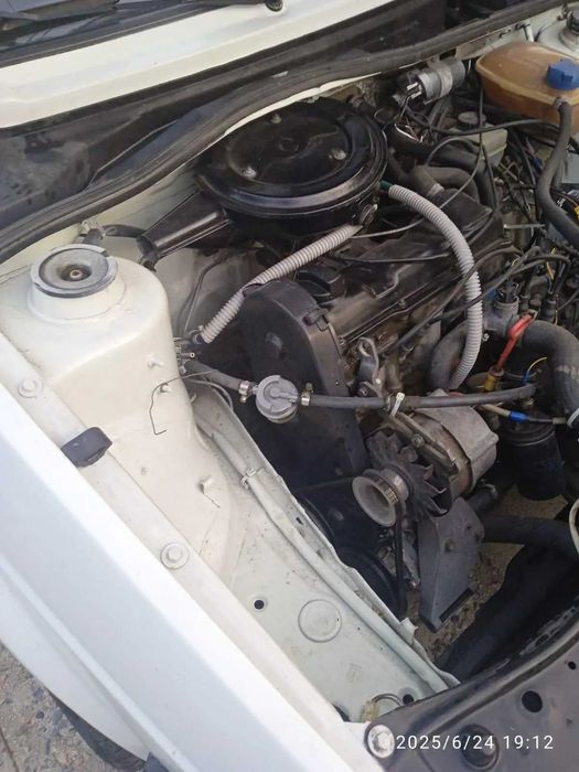 Автомобиль Фольксваген Гольф 2