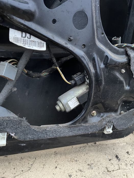 Дверь передняя левая Ford focus