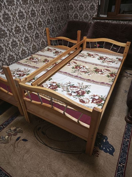 Детская двухъярусная кровать