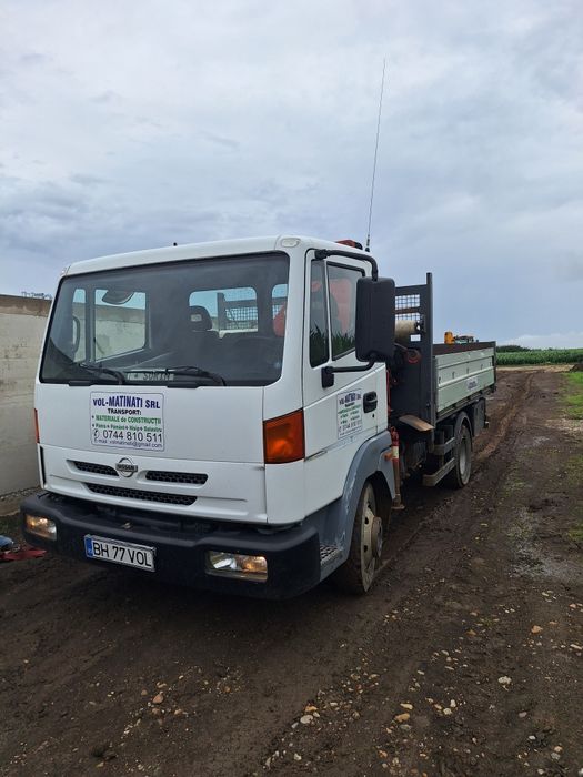 Vând camion basculabil cu macara