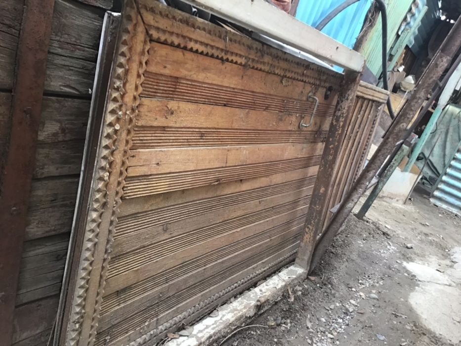 Двери межкомнатные две двери