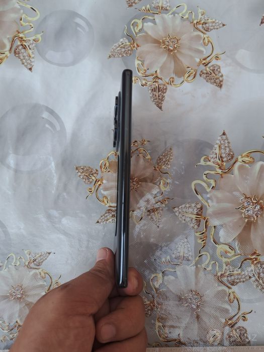 Redmi Note 14Pro (12/512) Qora rang srochniy sotiladi ideal holatda