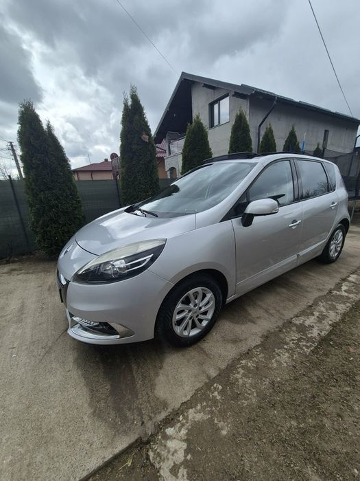 Renault Scenic  2012