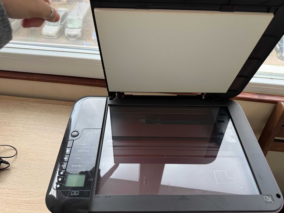 Принтер с опция за копиране и сканиране на документи HP Deskjet 3050