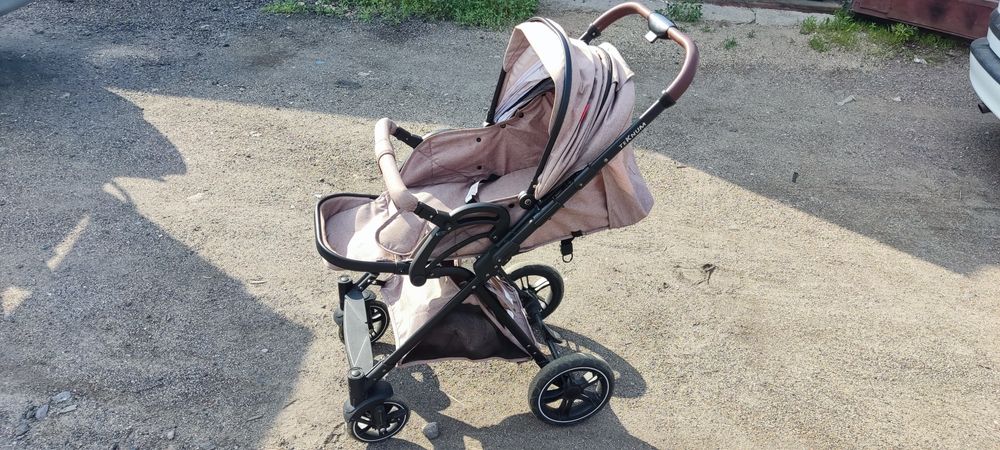 Продам коляску с перекидной ручкой