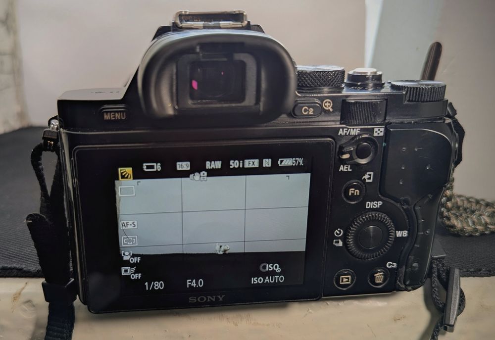 Sony Alpha 7R + kit объектив