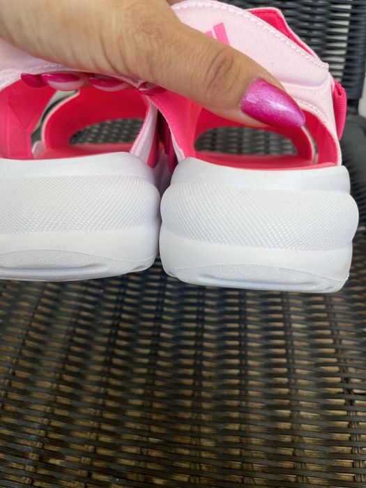 Страхотни Сандали Adidas